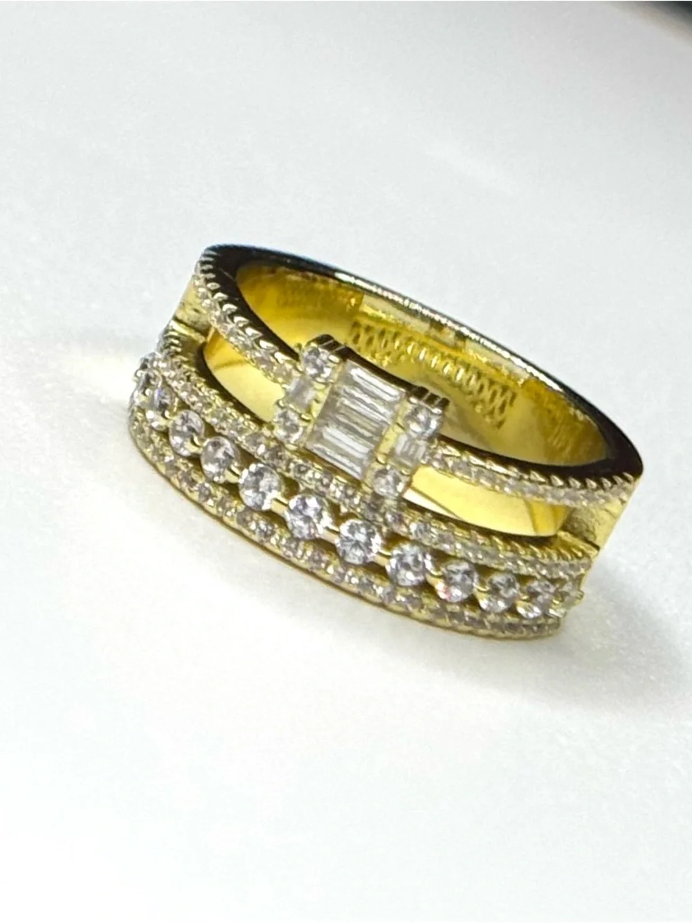 Moissanite shiny gold